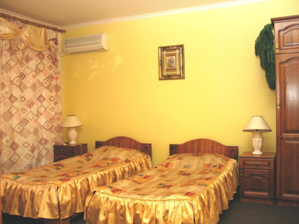 Duet Hotel Uzhhorod Room photo